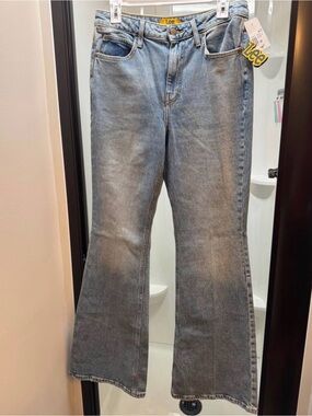 NWT -Lee Women’s Mid Wash Flare Jeans (29)